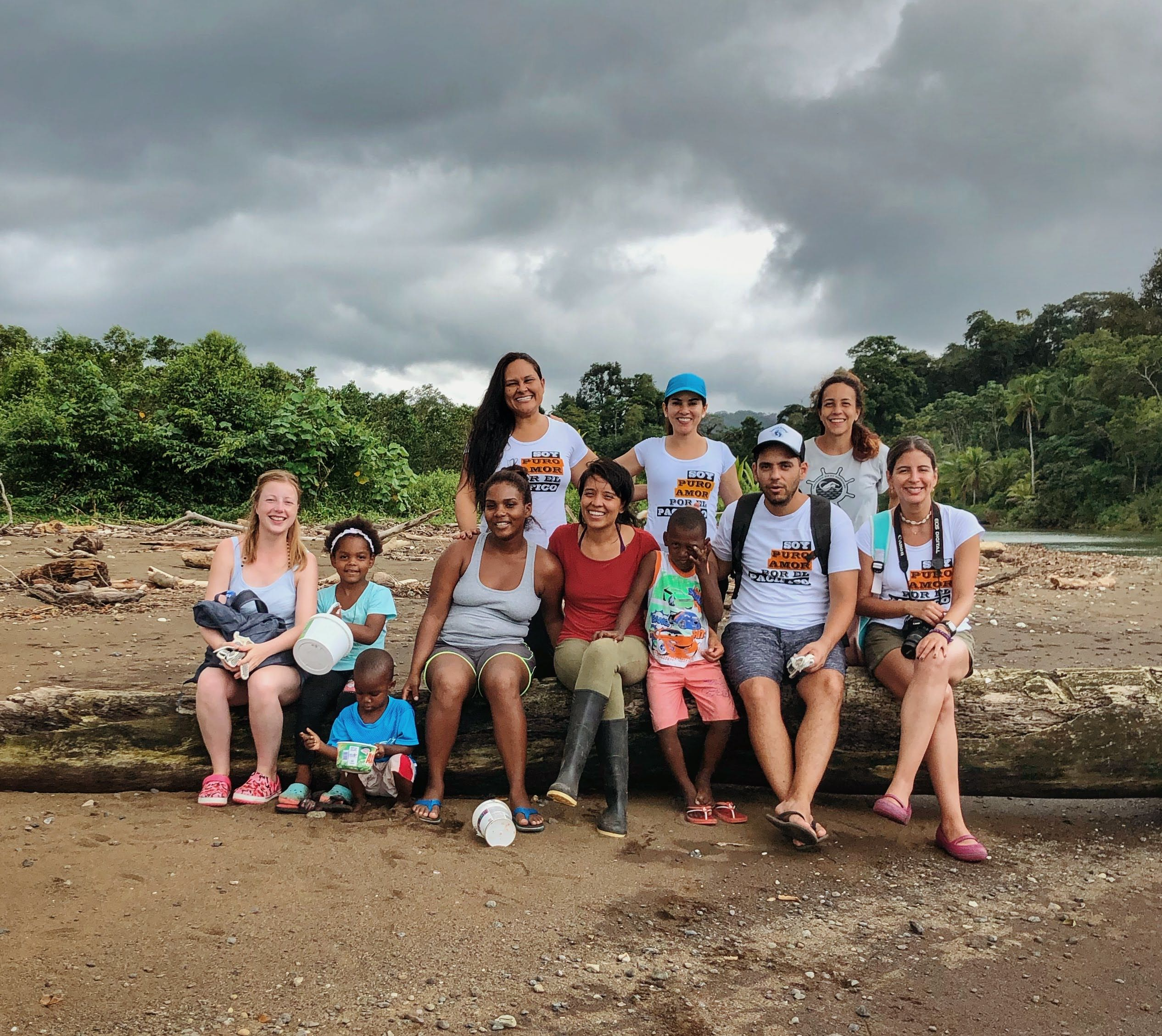 Grupo turistas Nuqui